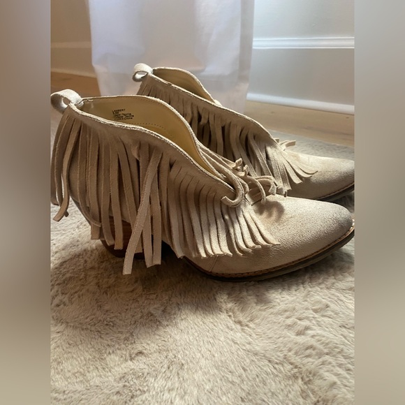 Coconut by Matisse lambert fringe booties - Picture 6 of 7